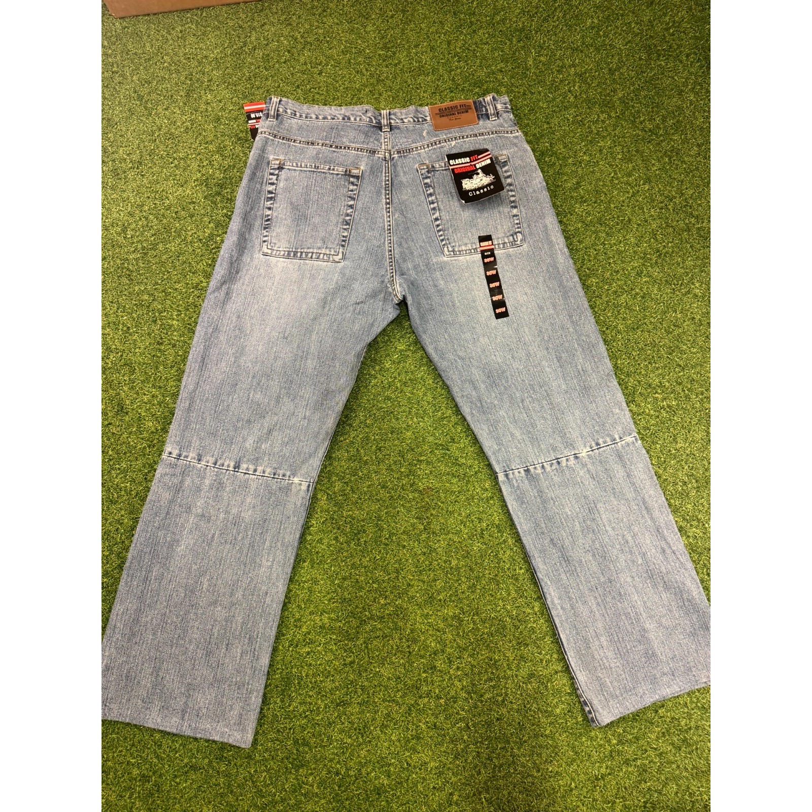 Fine Goods Jeans Mens 36 Blue Denim Cotton Classic Fit 5-Pockets Straight Leg — image 2 of 8